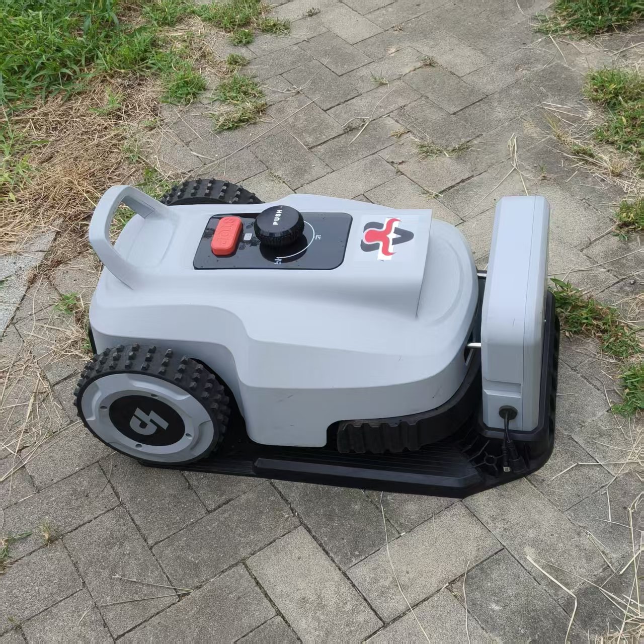 جزازة عشب روبوتية ذكية مخصصة ل - مراجعة Smart Automatic Lawn Mower App وسعره